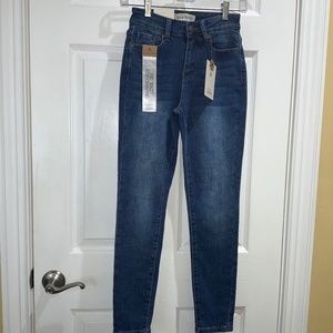 Soho NY&C Mid Waist skinny jeans Sz 1 body shaping new with tags dark wash